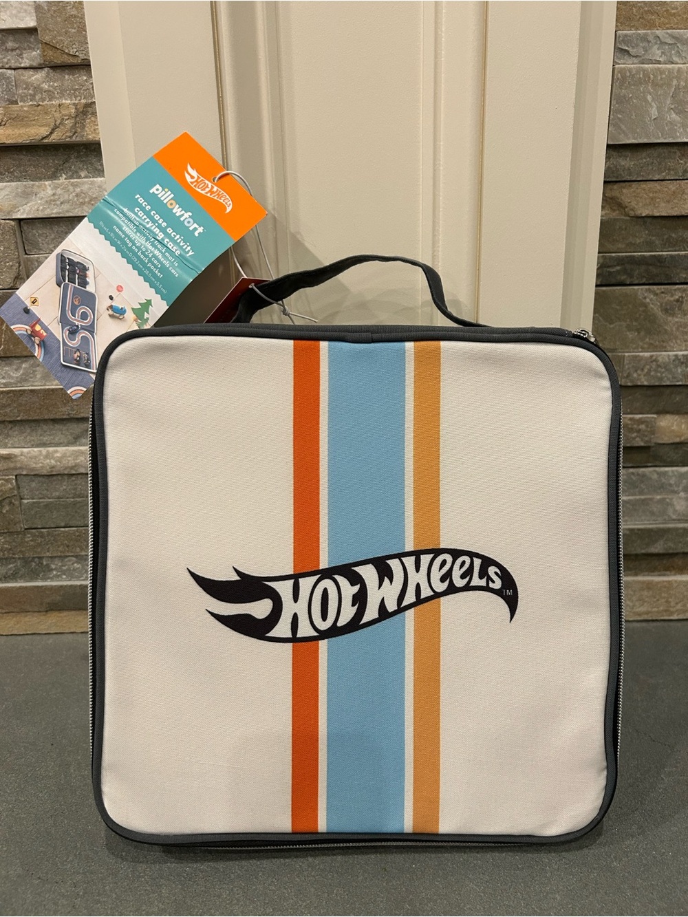 Hot Wheels Exclusive Pillowfort Race Carry Case for 24 Cars w/ Track Mat HTF